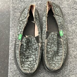 Sanuk shoes; women’s 7